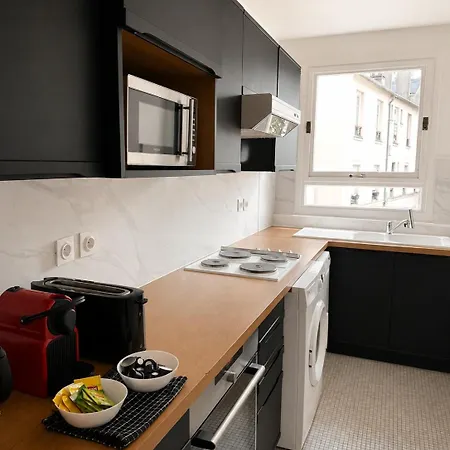 Appartement Spacious 2br Flat With Balcony In Montparnasse Parijs