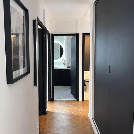 Spacious 2br Flat With Balcony In Montparnasse * Parijs