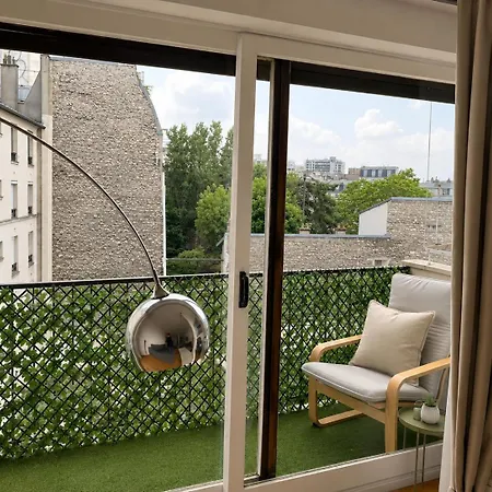 Spacious 2br Flat With Balcony In Montparnasse *